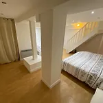 Duplex Cosy Proche Paris Διαμέρισμα *